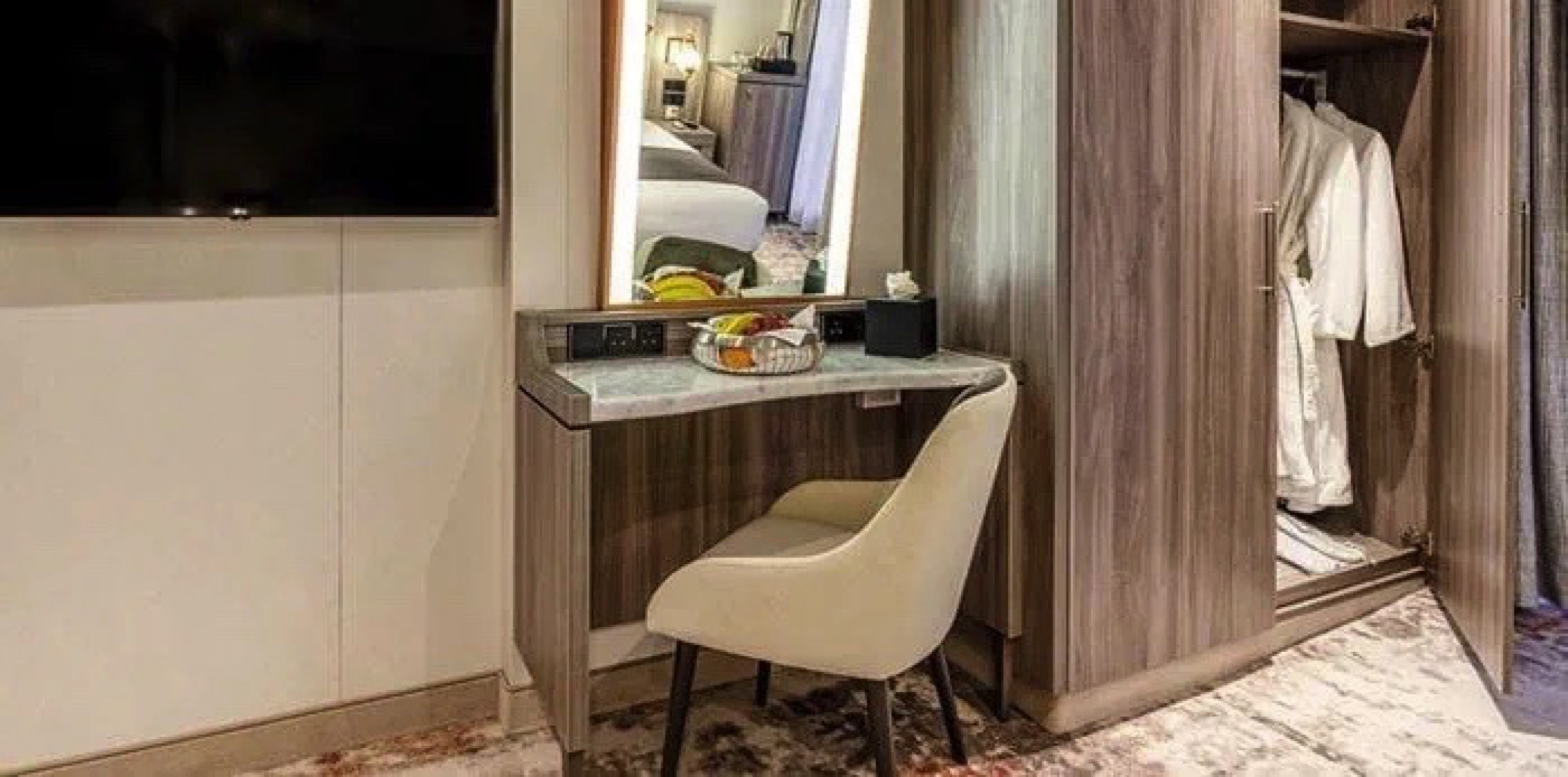 Adapted Deluxe Balcony Cabin